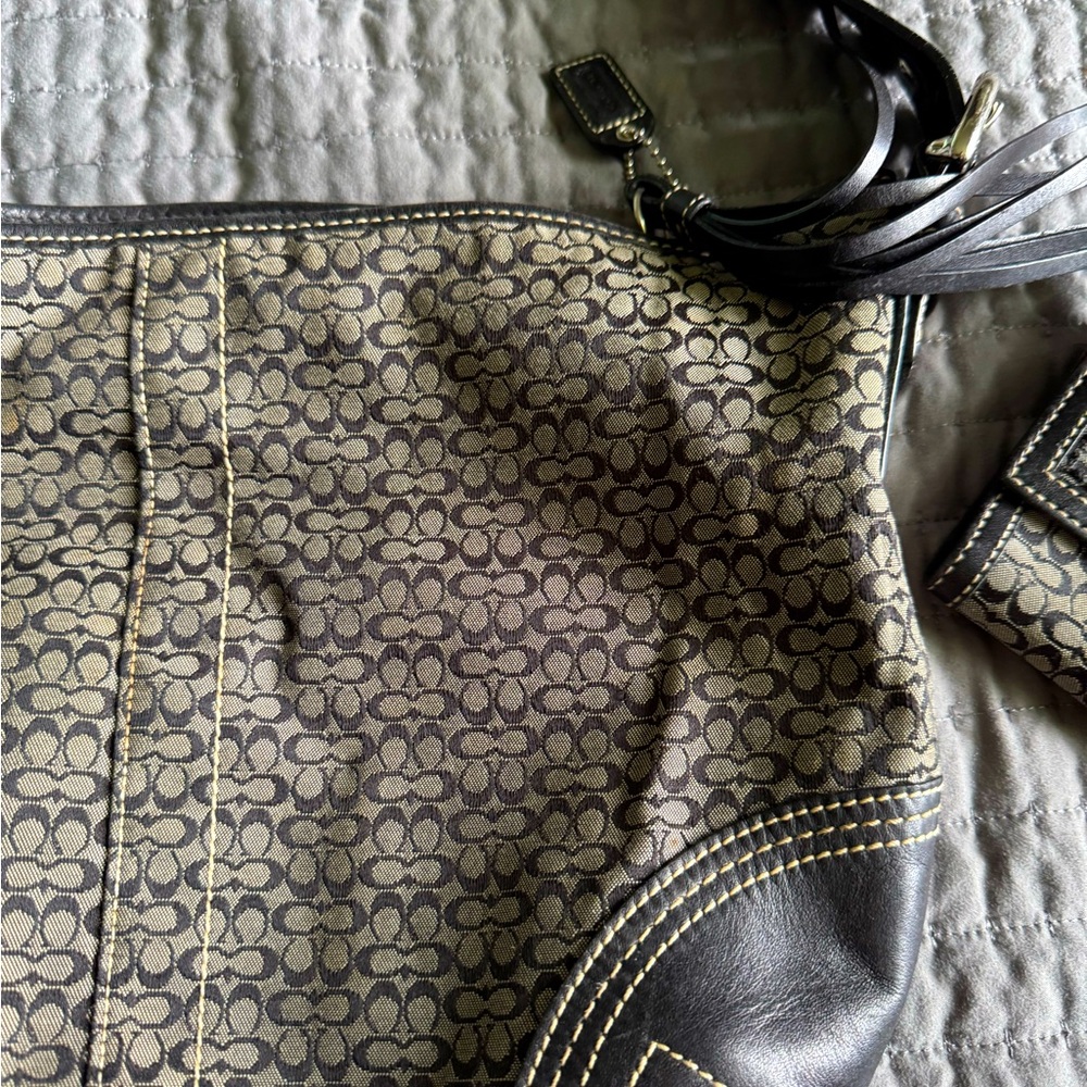 COACH SIGNATURE BLACK/GRAY JACQUARD HOBO/SHOULDER BAG!🖤
